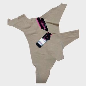 LA SENZA THONG Underwear Seamless No Shoe Lines Nude Beige 2 Pair Size L